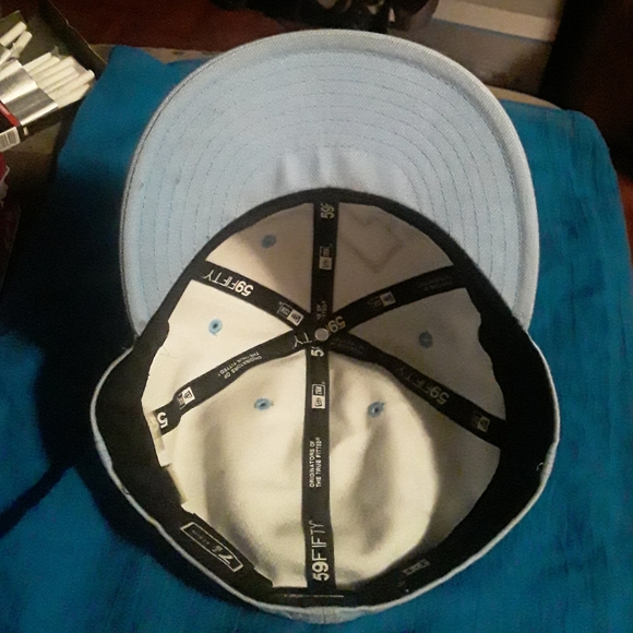 DC/New Er 59 Fifty Unisex 7 7/8 or 62.5 cm Baby Blue and White Fitted Ball Cap - Picture 10 of 16